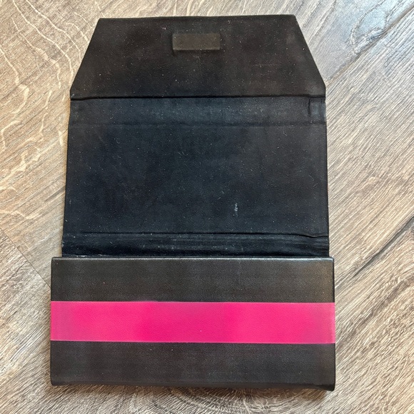 Nicole Lee Hollywood Foldable Glasses Case - Picture 7 of 11